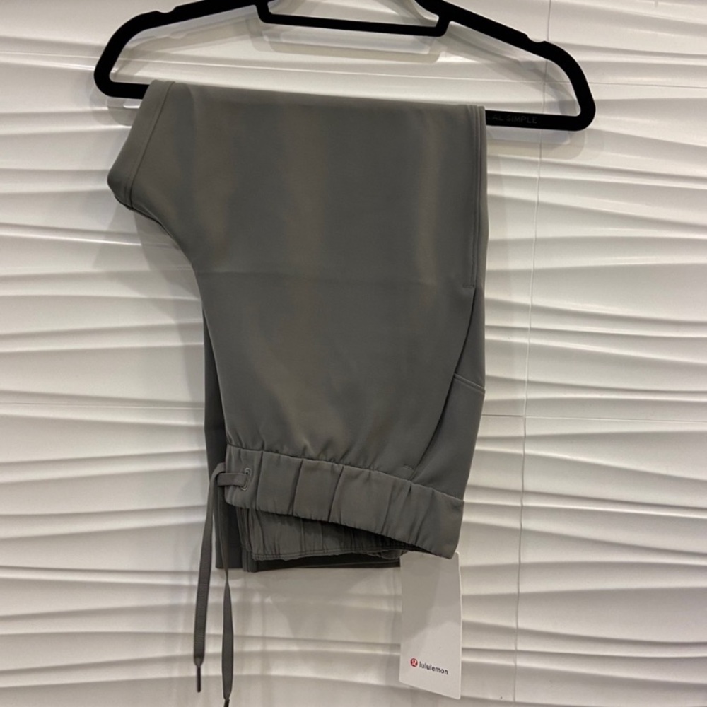 NWT Lululemon On The Fly Crop Woven - Picture 6 of 14